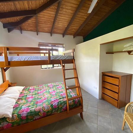 Sea Cliff Eco-Cottages & Gin Distillery Калибишие Экстерьер фото