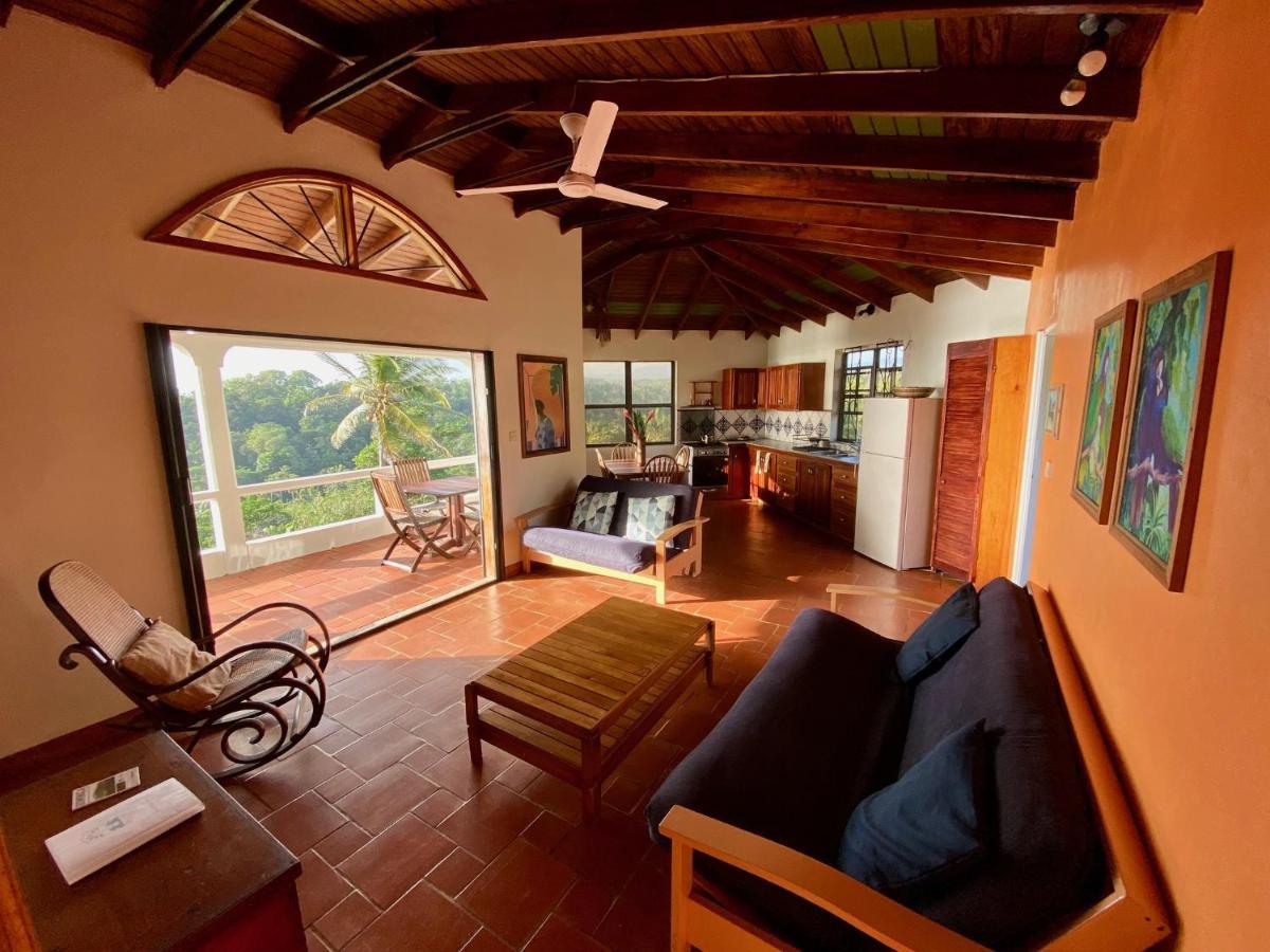 Sea Cliff Eco-Cottages & Gin Distillery Калибишие Экстерьер фото